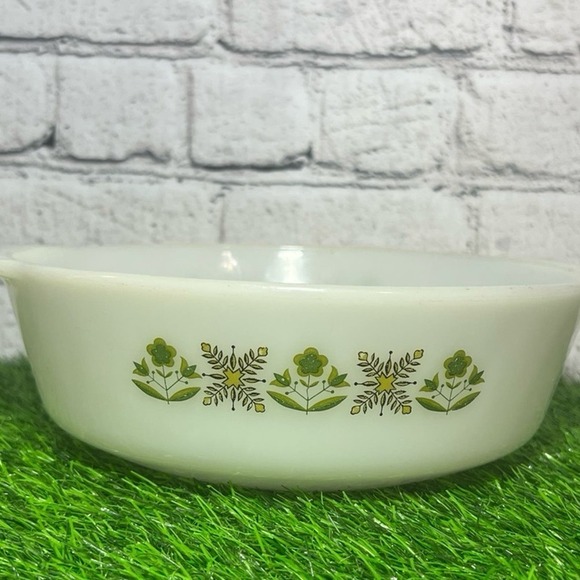 Vintage Anchor Hocking Fire King Meadow Green 437 casserole‎ 1.5 qt - Picture 1 of 9